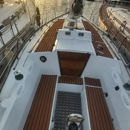 Bådhotel Velero En Puerto De - E&m Boats