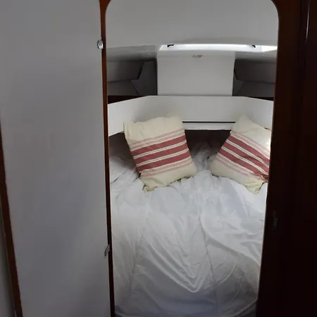 Velero En Puerto De - E&m Boats * Valensiya